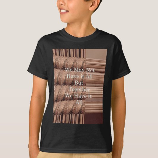 キリン・サファリ・ハクナ・マタタを織り上げて Tシャツ (正面)