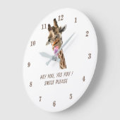 キリン·タング·アウト·アよくはしゃぐンド·ウィンク-テキスト ラージ壁時計 (傾斜)