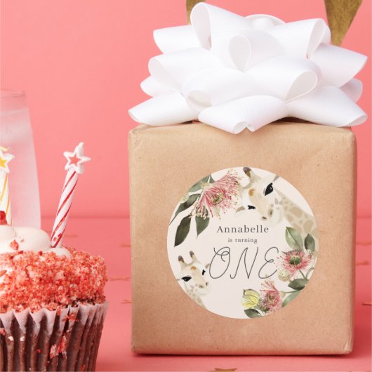 キリン・ピンクフローラガール1st誕生日 ラウンドシール (パーティー)