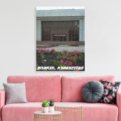 キルギスタン・ビシュケクのブルタリスト博物館(フルーツェ) キャンバスプリント (インサイチュ (リビング))