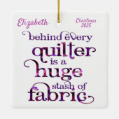 キルターファブリックスタッシュキルティング セラミックオーナメント (裏面)