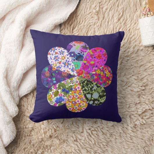 キルティングされた花が美しい クッション (ブランケット)