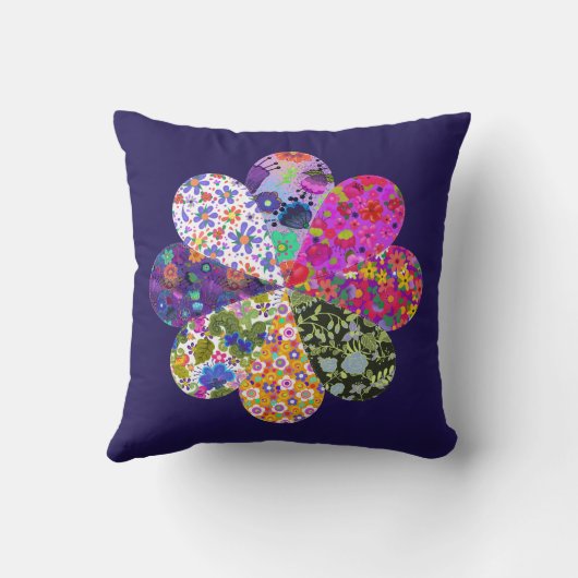 キルティングされた花が美しい クッション (裏面)