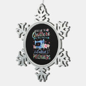 キルティングの贈り物|キルティングを呼び出す スノーフレークピューターオーナメント (右)