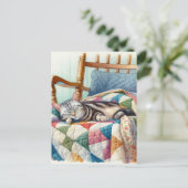 キルトの上で眠る甘い灰色の猫 ポストカード (スタンド正面)