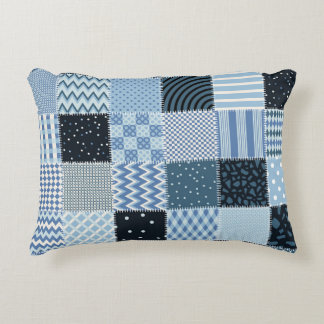 キルトデザイン、ジオメトリックパッチワーク、ブルートーン。 アクセントクッション