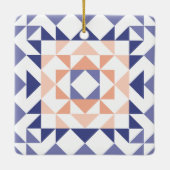 キルトブロックカラフルジオメトリックパープル セラミックオーナメント (裏面)
