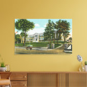 キングストン高校の外観 キャンバスプリント (インサイチュ (リビング))