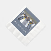 キングペンギンの写真の外は寒くて文字 縁ありランチョンナプキン (角)