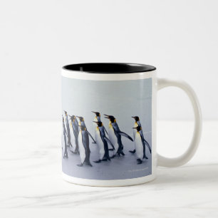 キングペンギン(コウテイペンギン属のpatagonicus) ツートーンマグカップ