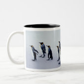 キングペンギン(コウテイペンギン属のpatagonicus) ツートーンマグカップ (左)