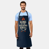 キング・オブ・グリル おもしろいBBQエプロン メンズ エプロン (着用した状態)