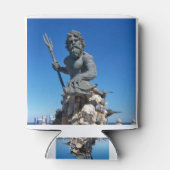 キング・ネプチューン像アットバージニアビーチ 缶クーラー (裏面)