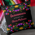 キンセアニェラメキシカンフィエスタフラワーズブラック クッション<br><div class="desc">メキシコのフィエスタの花とキンチェニェラの感じ枕 – または任意の大事な行事に美しい記念カスタマイズ品の贈り物として無料で祝ある。このカラフルと鮮やかキンセアニェラ枕は、ピンク紫の黄色の赤と緑のメキシコのフォークアートの花を持っている。このテンプレートは、大事な行事、名前、日付を使用してパーソナライズする準備ができている。私の店でマッチング招待状やアクセサリーを探して下さい。</div>