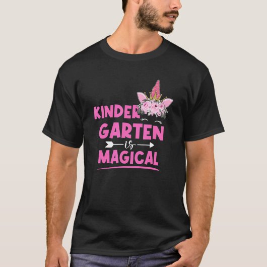 キンダーガーテンは魔法のユニコーン担任教師の学生 Tシャツ (正面)