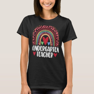 キンダーガーデン先生レインボーメンズヒョウ虹 Tシャツ