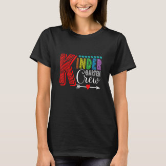 キンダー・クルー 幼稚園の先生チーム 学校初めての日 S Tシャツ