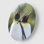 キン誇りを持ったグペンギンの写真 ラージ壁時計 (傾斜)
