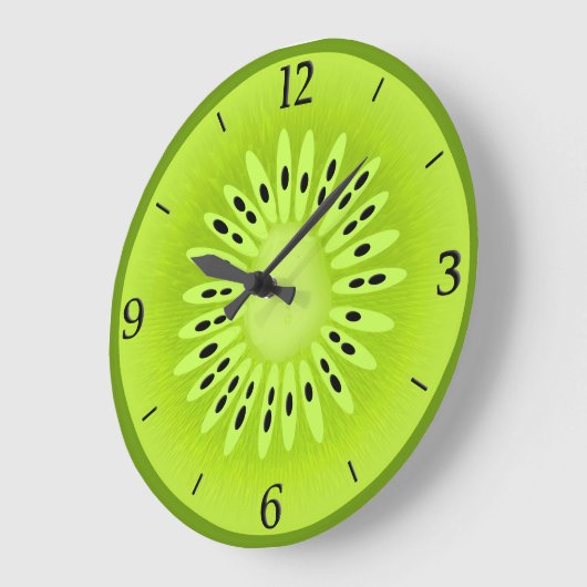 キーウィの様式化されたフルーツの切れ ラージ壁時計 (傾斜)