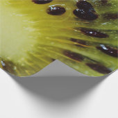 キーウィフルーツのクローズアップの写真 ラッピングペーパー (角)