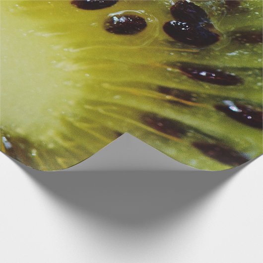 キーウィフルーツのクローズアップの写真 ラッピングペーパー (角)