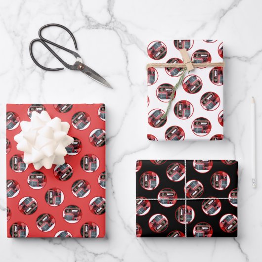 キーソン絵を描のクリスマスの古い赤いトラックの犬のアート ラッピングペーパーシート (正面)