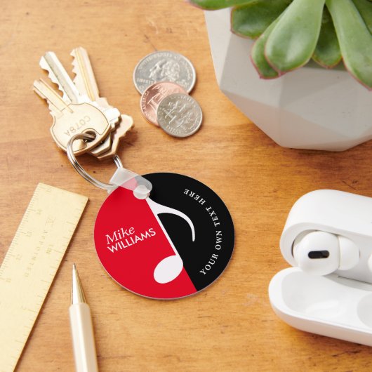 キーチェーン上の赤い黒の音楽シンボル(名前あり) キーホルダー (デスク)