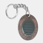 キーチェーン - レンガの換気口 (正面左)