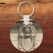 キーチェーン – 女性イン・ストーン (正面)