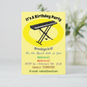 キーボードのピアノ漫画イラストレーション 招待状 (スタンド正面)