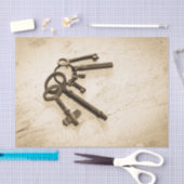 キーリング動揺して上のアンティークスケルトン鍵 薄葉紙 (クラフト)