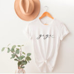 ギギパーソナライズされたおばあちゃんTシャツ Tシャツ<br><div class="desc">毎日新しいデザインを追加！</div>