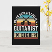 ギタリ生まれスト1951年70誕生日ギターギフトパパ カード (黄色い花)