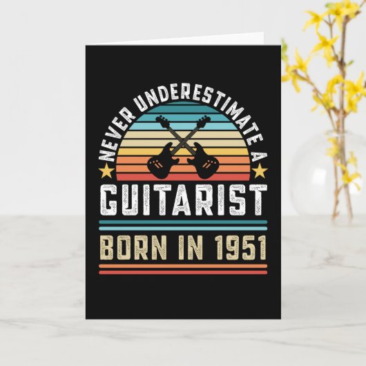 ギタリ生まれスト1951年70誕生日ギターギフトパパ カード (黄色い花)