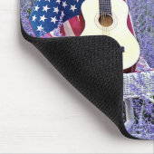 ギターと旗を椅子に マウスパッド (コーナー)