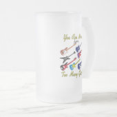 ギターの数が多すぎることは決してできない – フロステッドマグ フロストグラスビールジョッキ (正面右)