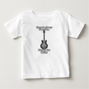 ギターの時間遊は常にある。B&W ベビーTシャツ