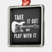 ギターを使遊って持ち出す メタルオーナメント (左)