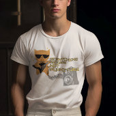 ギターを引っ掻くレコードを持つ猫ではなく家具 Tシャツ