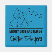 ギターを弾く人に気紛れしやすい不思議な猫 マグネット (正面)