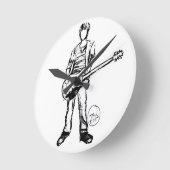 ギターを持った男 ラウンド壁時計 (傾斜)