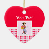 ギターを持つかわいい女性のカーボーイ セラミックオーナメント (裏面)