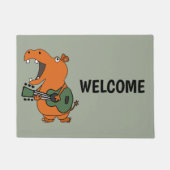 ギターを演奏しているおもしろいなオレンジカバ ドアマット (正面)