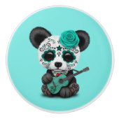 ギターを演奏している青い砂糖のスカルのパンダ セラミックノブ (正面)