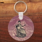 ギター付きの女性 キーホルダー (正面)