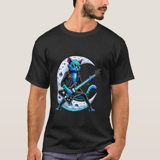 ギター月を演奏するファンキーな猫、ロックンロールバンド、 Tシャツ (正面)