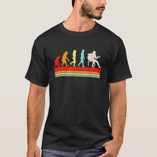 ギター進化レトロヴィンテージおもしろデザイン ギタリストへ Tシャツ (正面)
