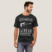 ギター・デイドリーマー:架空のコードをT型で鳴らす Tシャツ (正面フル)