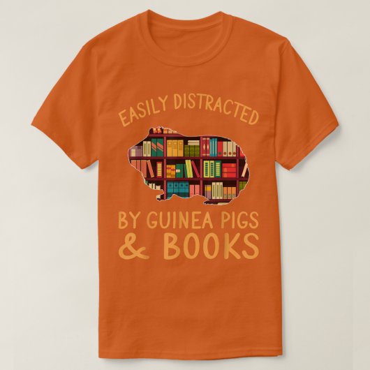 ギニアおもしろい豚と書籍の値リストに容易に気を取られる Tシャツ (デザイン正面)