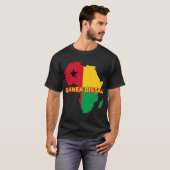 ギニアビサウ・ビサウ・ギニアプライド国旗の地図アフリカ Tシャツ (正面フル)